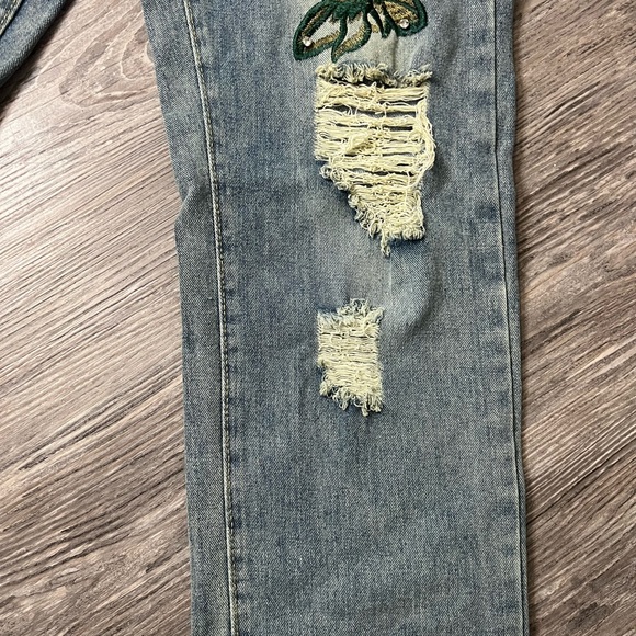 Vintage boho Embroidered Floral Straight Leg Jeans - Picture 5 of 13